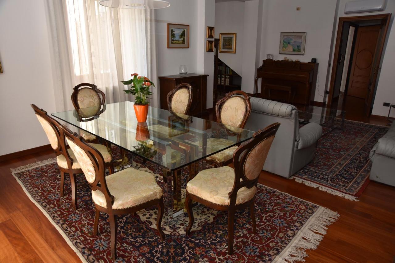 نوورو B&B Le Due Isole المظهر الخارجي الصورة