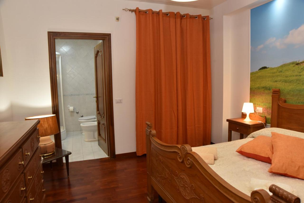 نوورو B&B Le Due Isole المظهر الخارجي الصورة