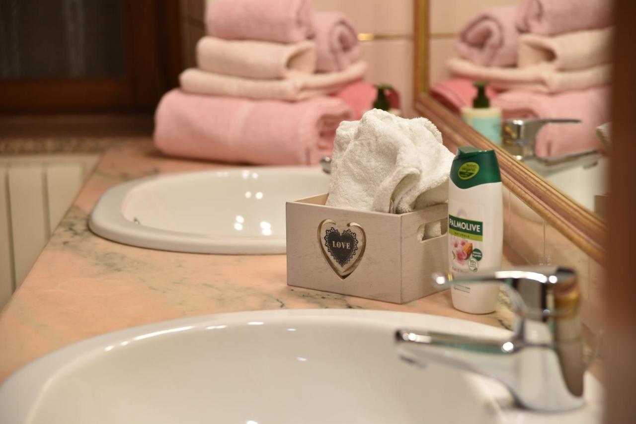 نوورو B&B Le Due Isole المظهر الخارجي الصورة