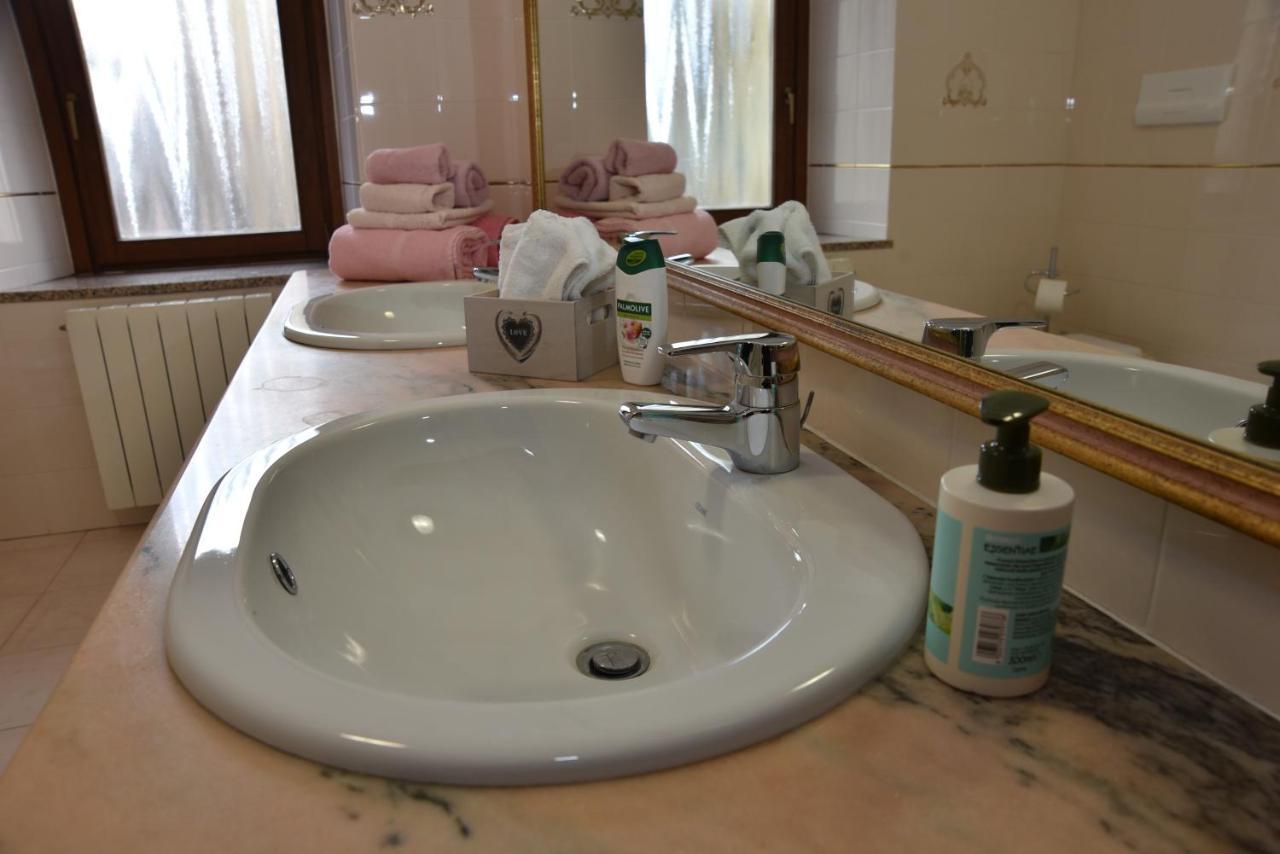 نوورو B&B Le Due Isole المظهر الخارجي الصورة